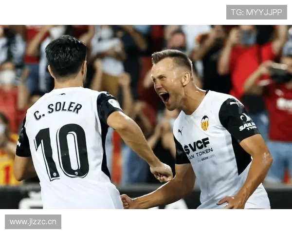 马洛卡关键球员近期表现稳健，攻防两端持续提升