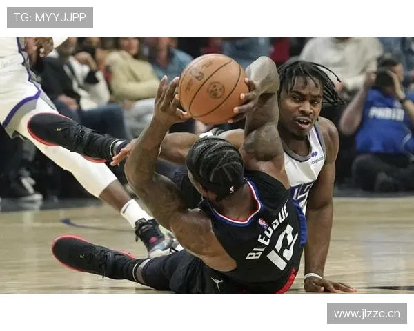 面对成年级别后卫:恩德里克如何应对高强度防守 面对成年级别后卫:恩德里克如何应对高强度防守