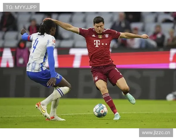 拜仁关键战表现不稳定，对争冠形势产生影响，局面变化引发关注